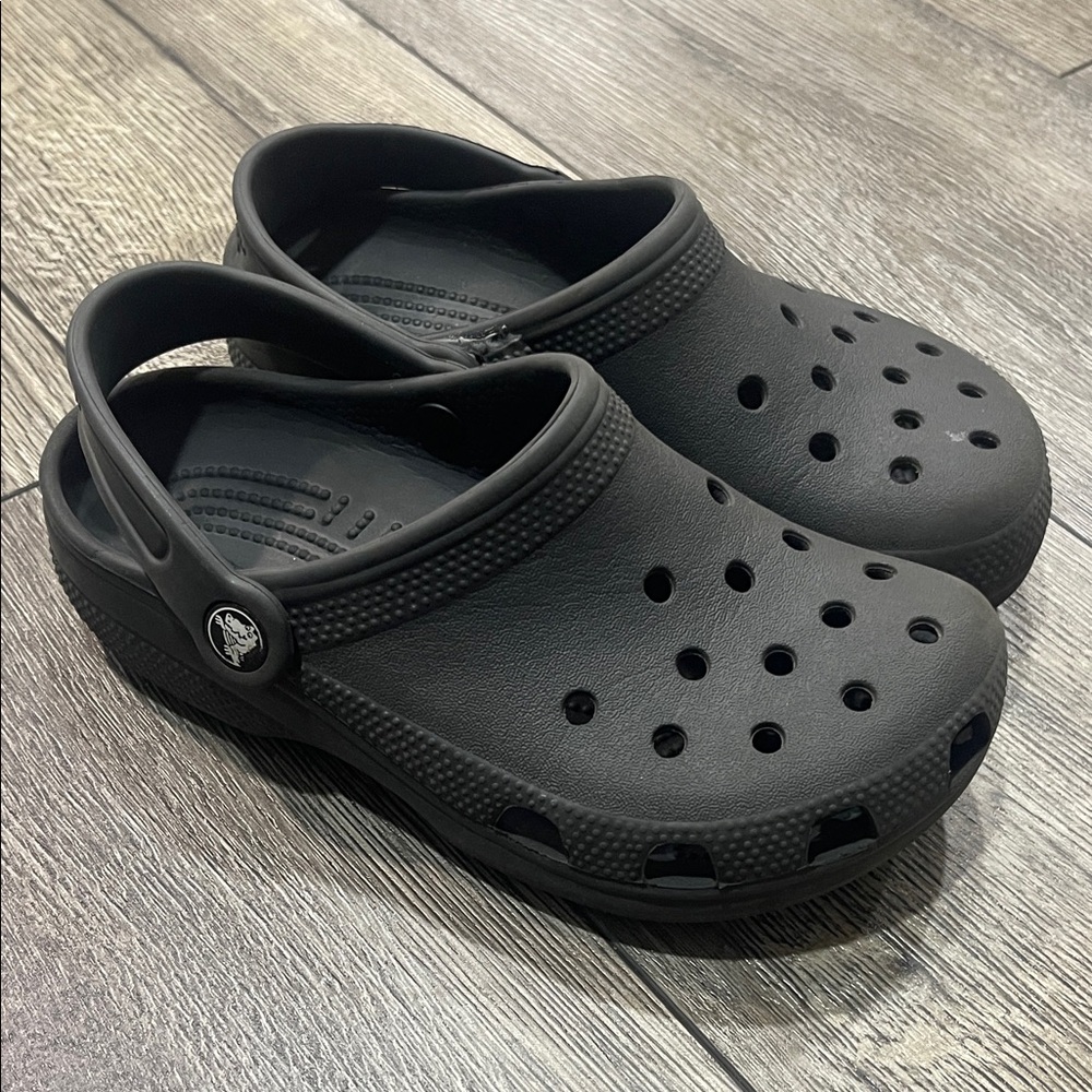 CROCS Classic Black Clogs